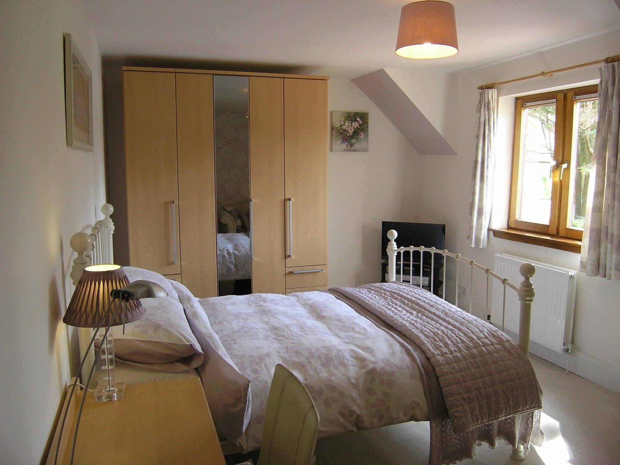 Whistlers Dell B&B Rhu Dış mekan fotoğraf